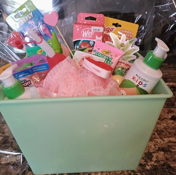Crayola Bolero Kids  Custom Gift Basket Snacks And Fun Bath Items - Picture 15 of 17